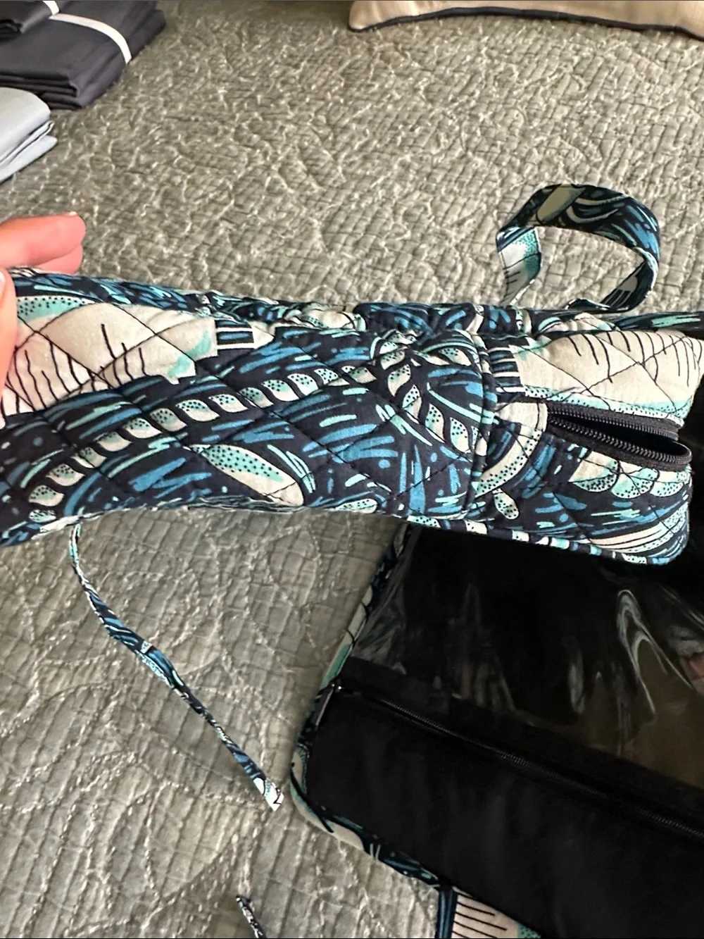 Vera Bradley Teal & Navy Quilted Hanging Organizer